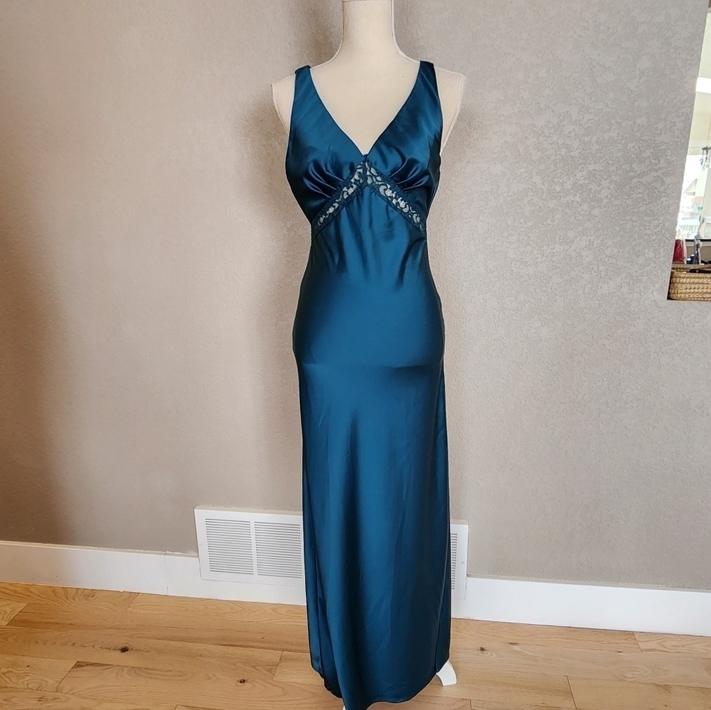 Lioness Max dark green satin style dress size Small